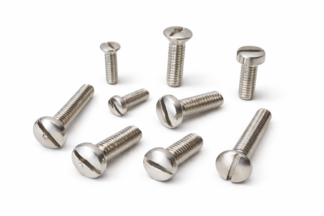 RVS schroeven en messing schroeven